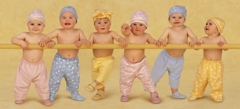 babys en topless.jpg